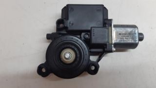 6R0959801A  VOLKSWAGEN  POLO 15- ÖN KAPI CAM MOTORU OEM