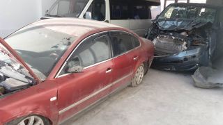 passat sol ön kapı çıkma kırmızı renk b5 97-04