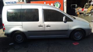 vw 2006 caddy çıkma orjinal 4 tekerlek çıkma orjinal direksiyon simidi kapı kolları silecek kolları sağ sol aynalar sağ sol çamurluk ön tampon ön cam sağ sol ön cam sağ sol arka iki cam ön kaput çıkma orjinal moror komple vites mekanizması koltuklar göğüs airbeg far anahtarı panjur panel radyatör el